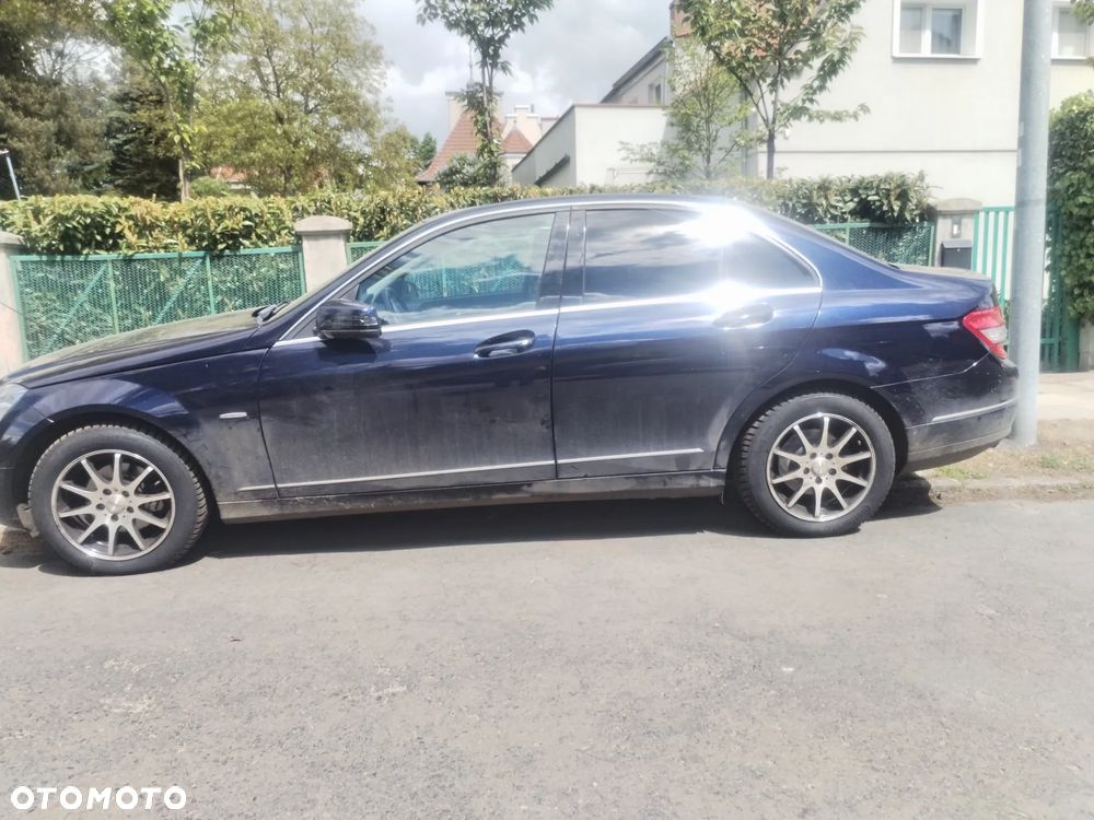 Mercedes-Benz Klasa C 180 Kompressor BlueEFFICIENCY - 2
