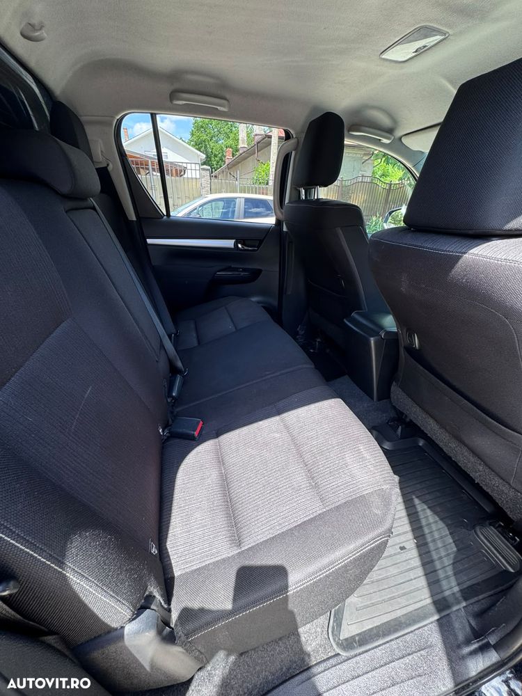 Toyota Hilux 4x4 Double Cab A/T Invincible - 22