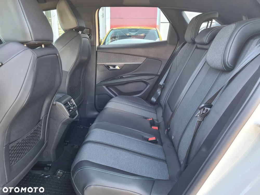 Peugeot 3008 1.2 PureTech Allure Pack S&S EAT8 - 24