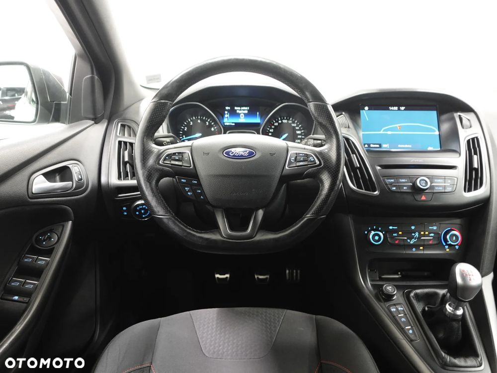 Ford Focus - 30