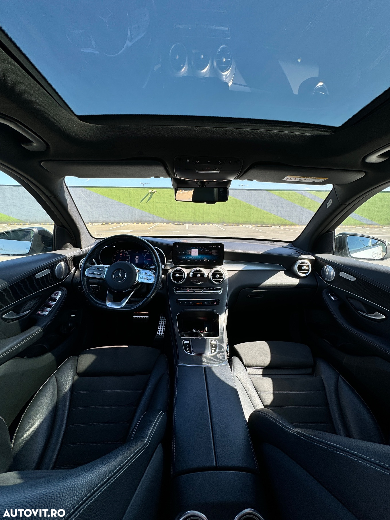 Mercedes-Benz GLC 300 d 4Matic 9G-TRONIC AMG Line Plus - 37