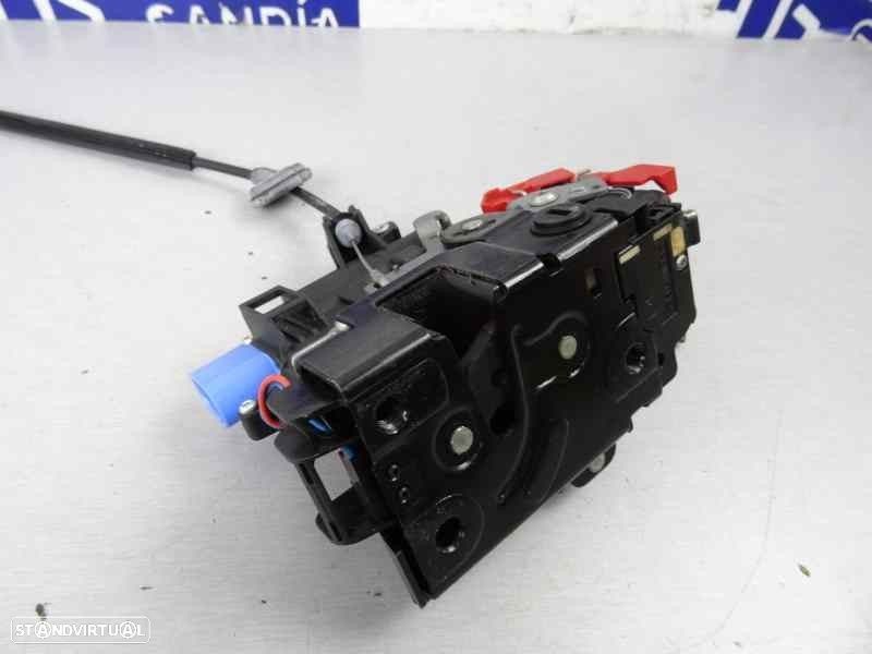 FECHADURA PORTA TRASEIRA DIREITA VOLKSWAGEN TOURAN 2008 -7L0839016D - 4