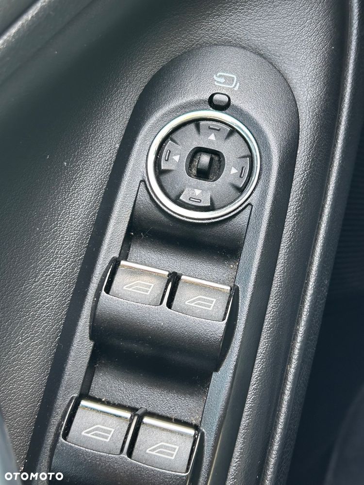 Ford S-Max 2.0 TDCi DPF Titanium - 13