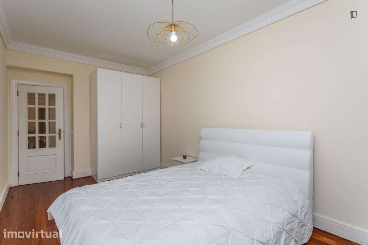 Quarto - localizado em Roma-Areeiro Lisbon - Grande imagem: 3/25