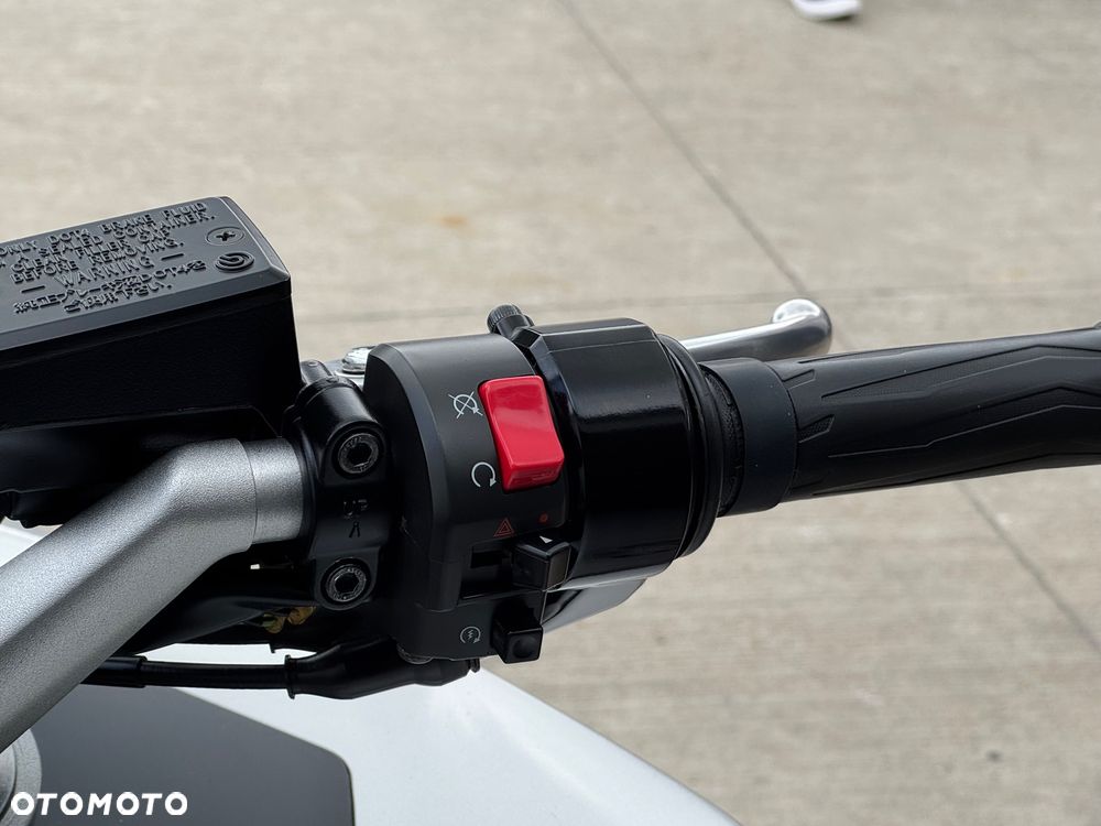 Yamaha FJR - 6