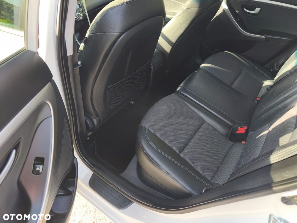 Hyundai i30 blue Kombi 1.6 GDi Passion - 22