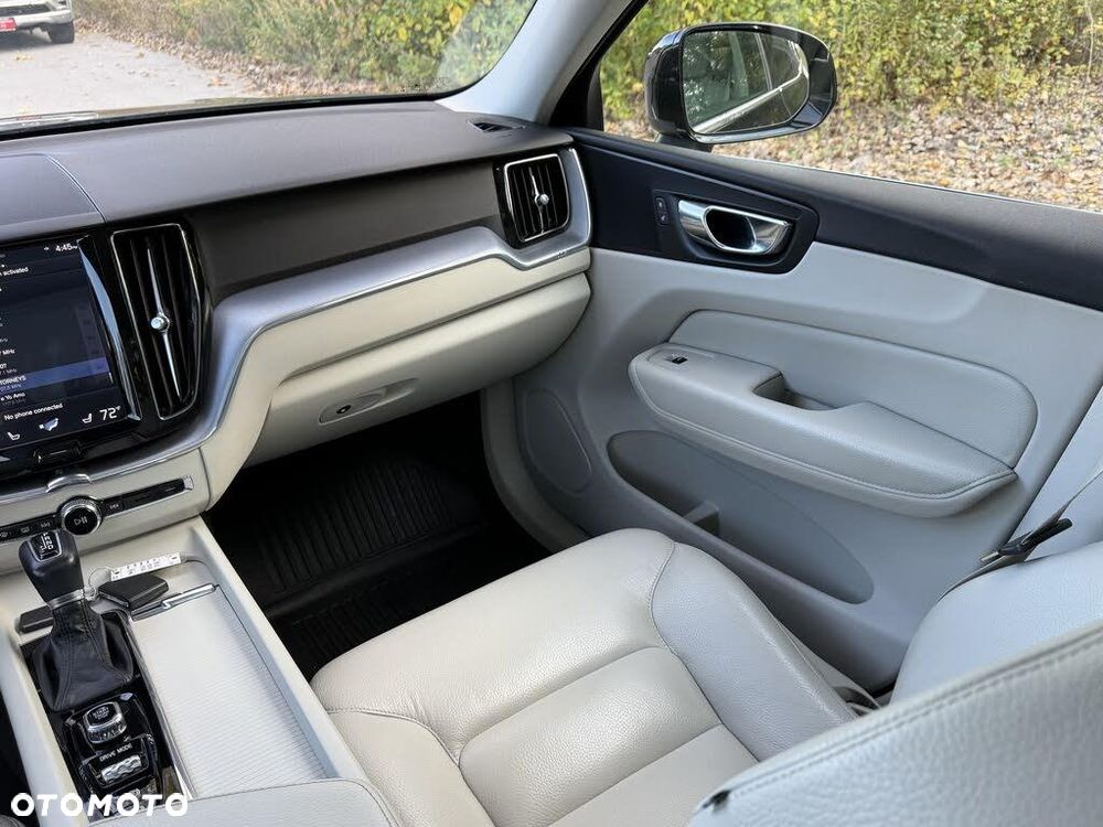 Volvo XC 60 T5 AWD Geartronic Momentum - 22