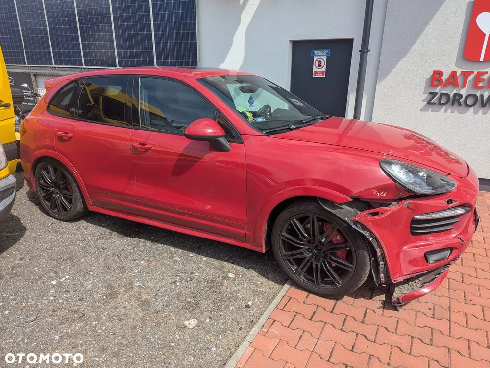 Porsche Cayenne GTS - 2