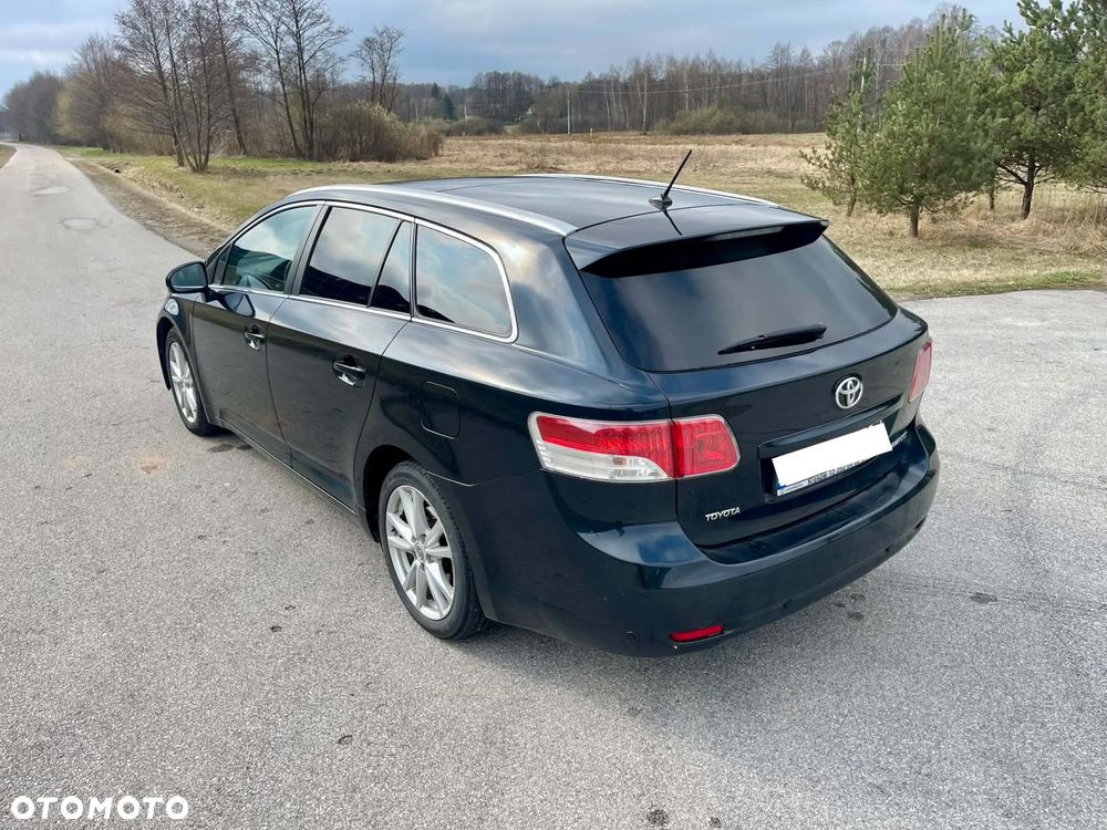 Toyota Avensis 2.0 D-4D Premium - 3