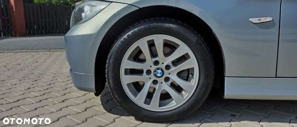BMW Seria 3 - 23