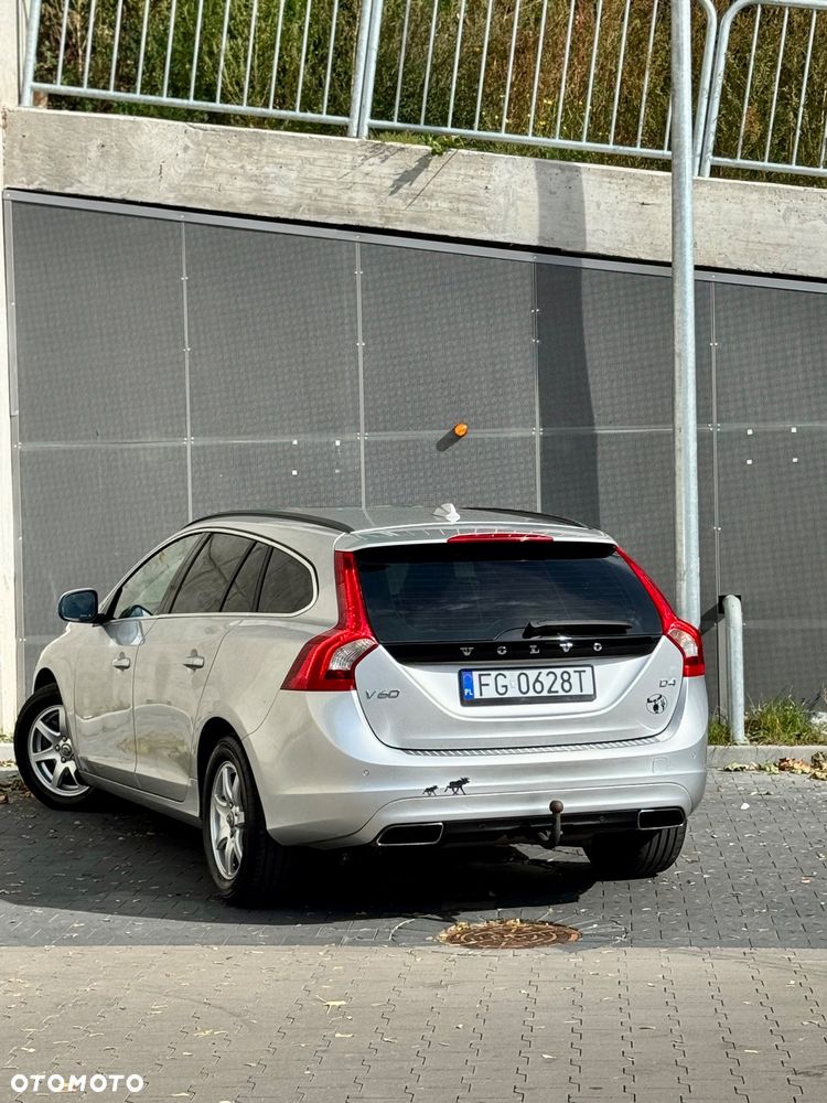 Volvo V60 D4 Geartronic Momentum - 14