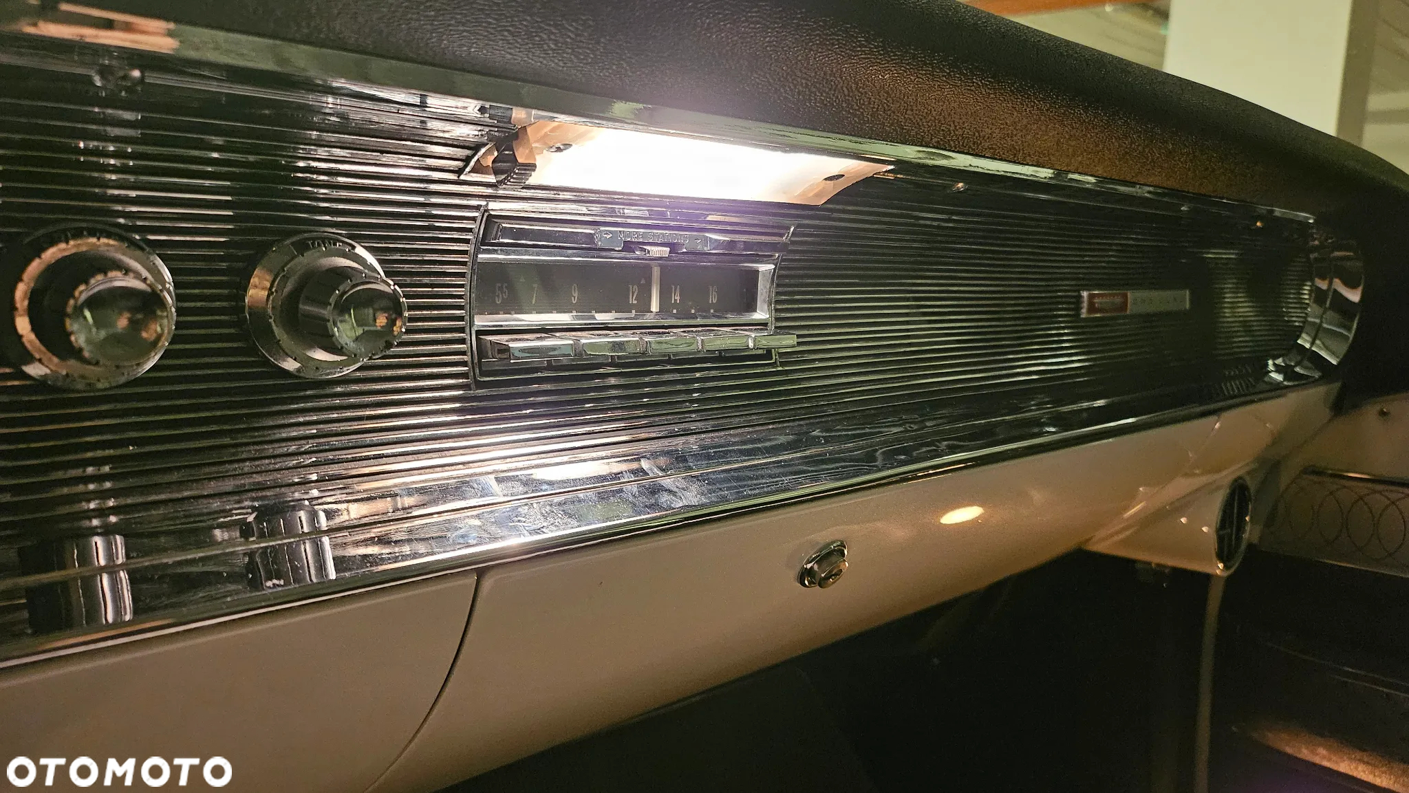 Cadillac Deville - 24