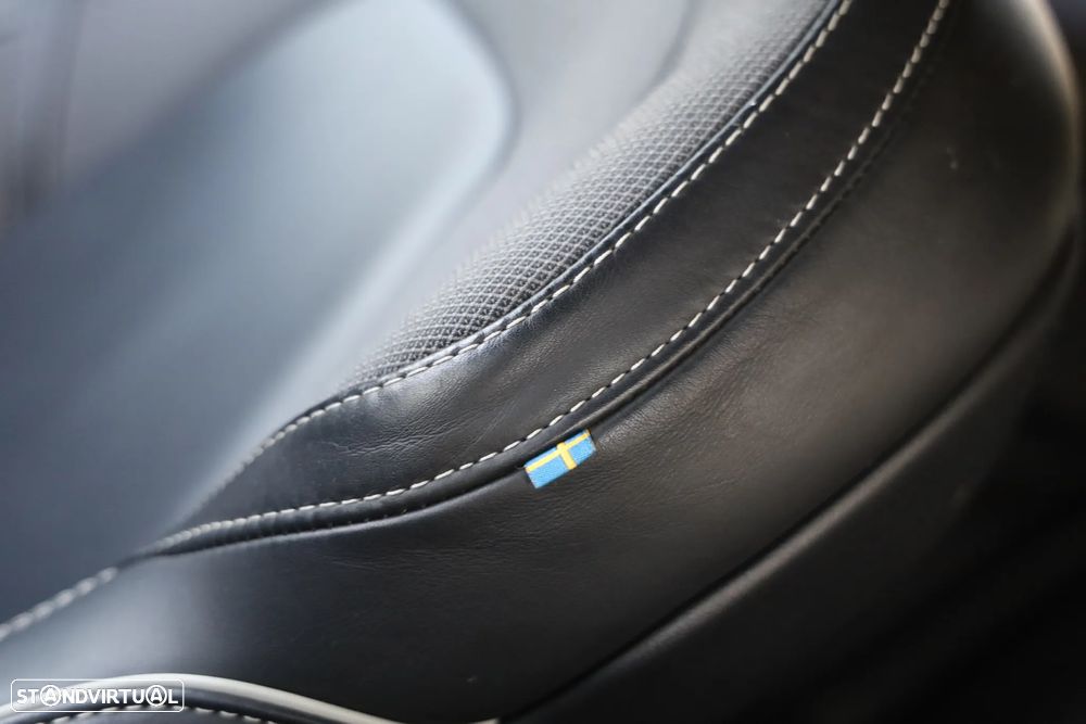 Volvo V60 2.0 T8 AWD TE R-Design - 44