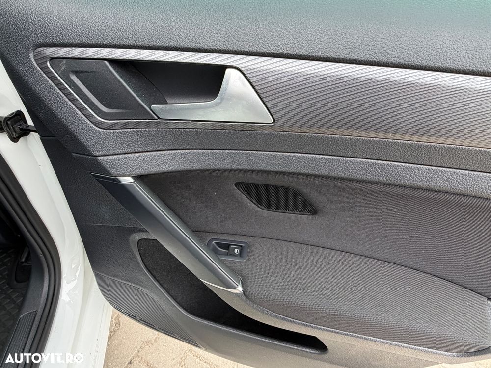 Volkswagen Golf 1.6 TDI BlueMotion Technology DSG Cup - 38