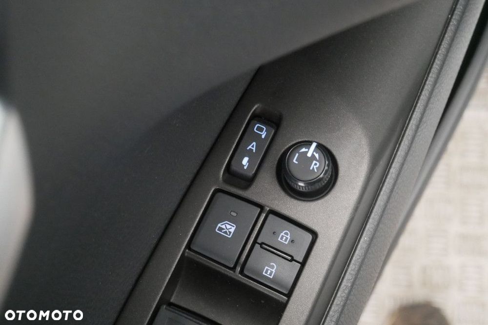 Toyota Camry 2.5 Hybrid Comfort CVT - 28