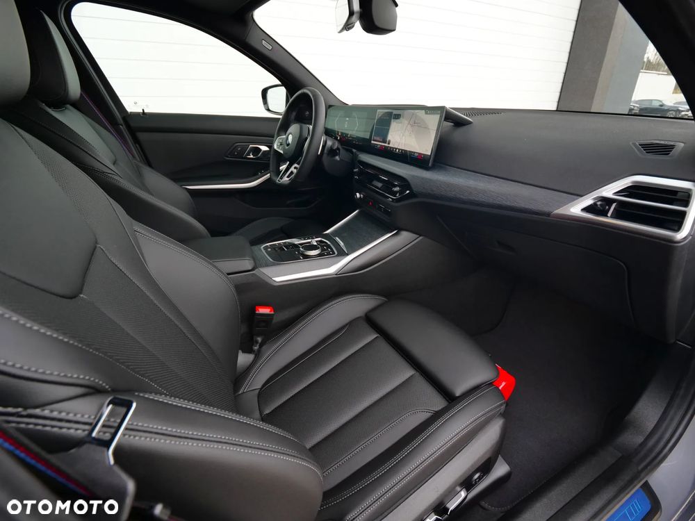 BMW Seria 3 330i xDrive M Sport sport - 34