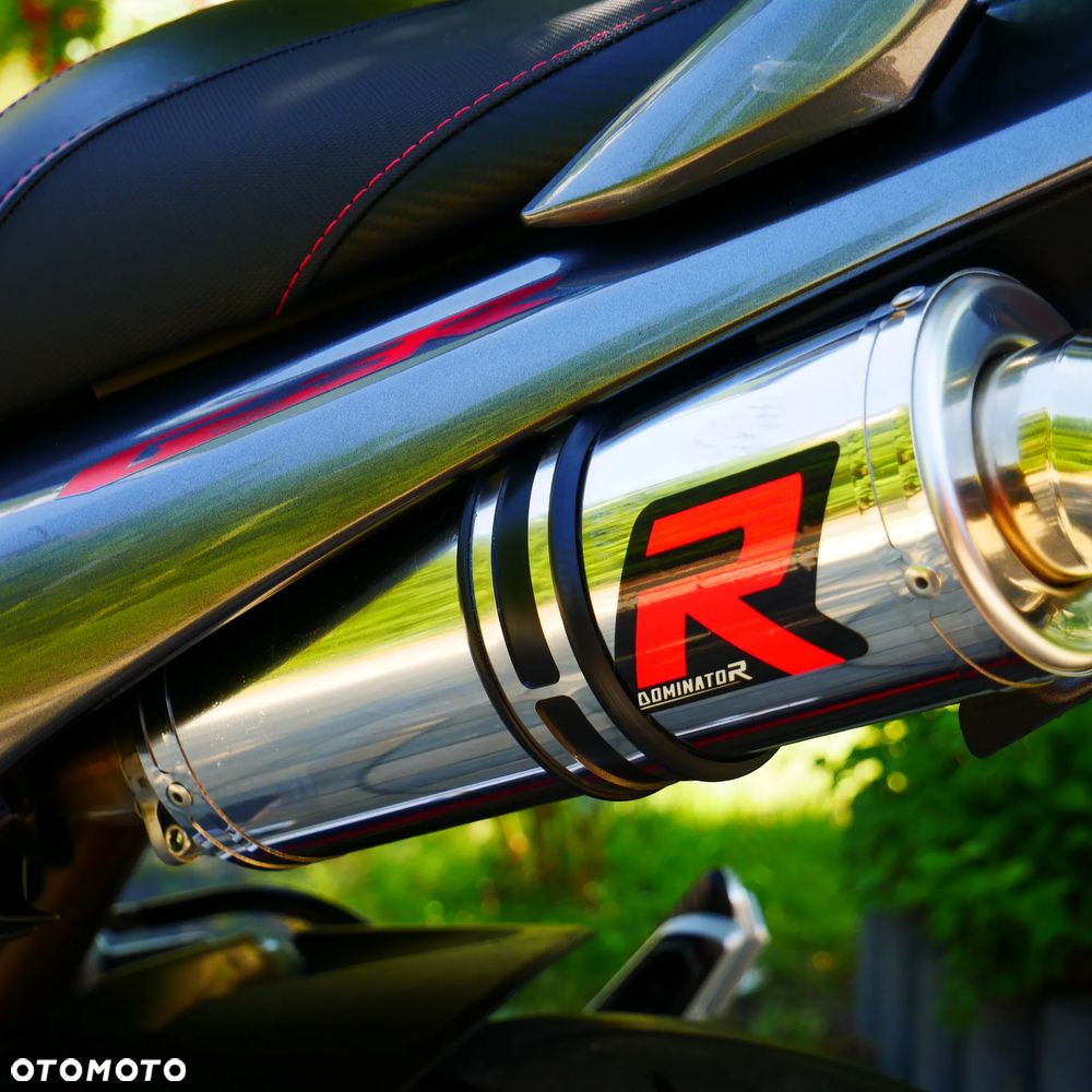 Suzuki GSR - 7