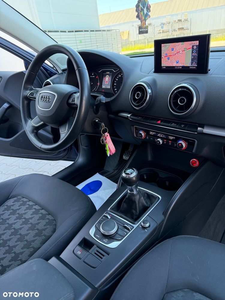 Audi A3 Sportback 2.0 TDI Ambiente - 27