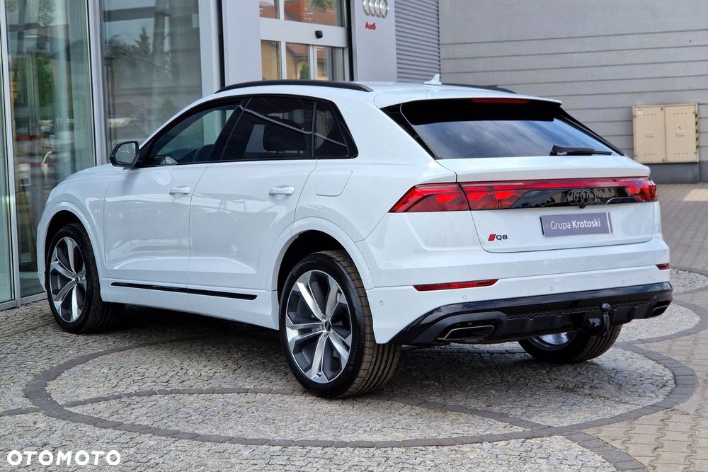 Audi Q8 - 8