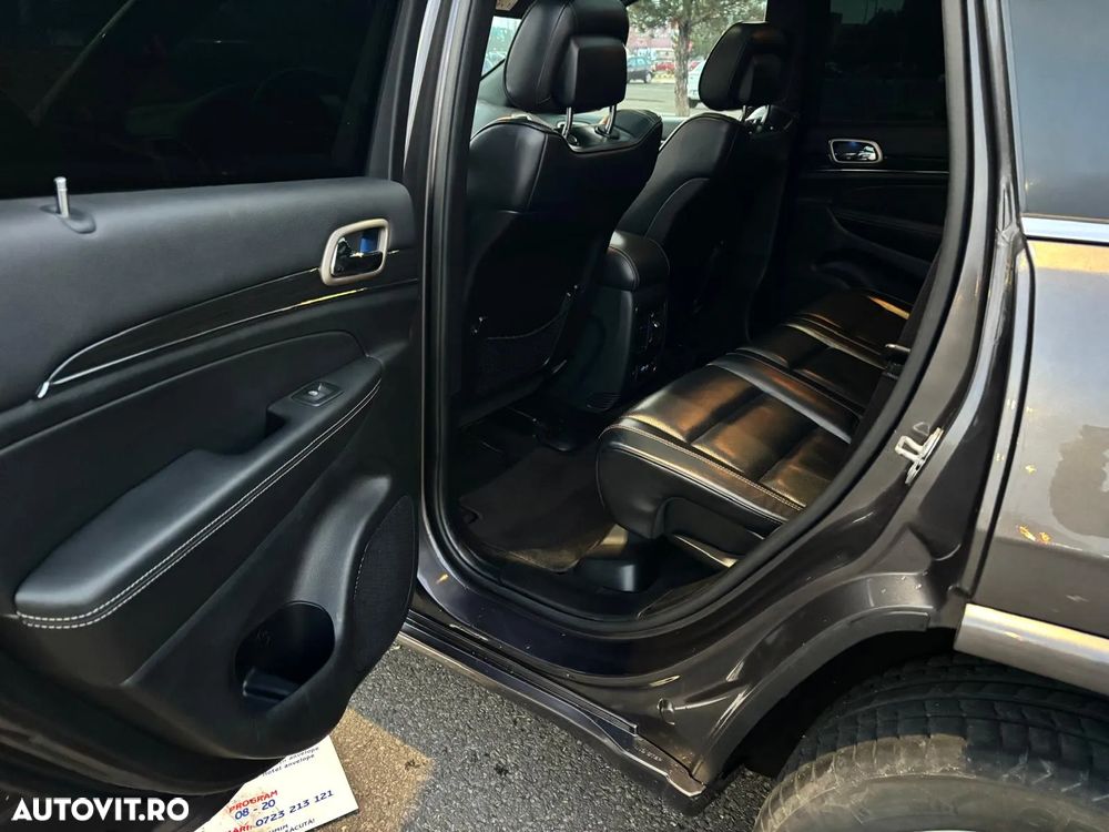 Jeep Grand Cherokee - 11