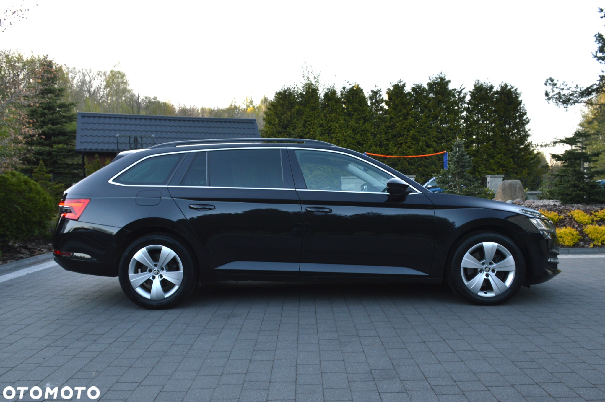 Skoda Superb 2.0 TDI SCR Sportline DSG - 9