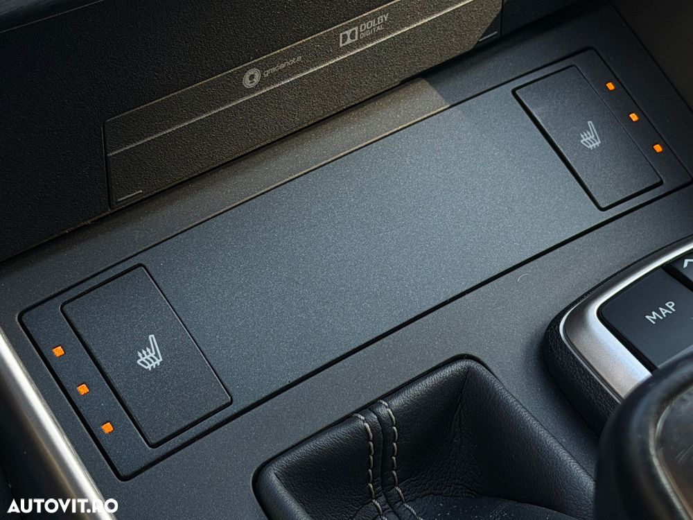 Lexus Seria IS 300h Aut. Luxury - 28