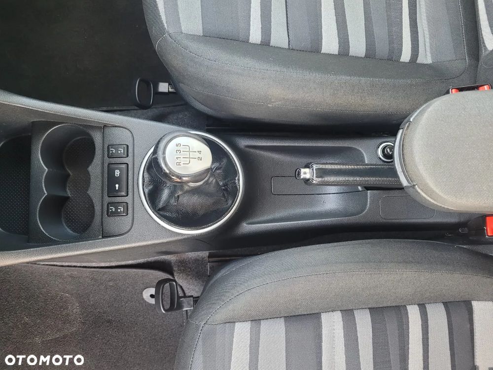 Skoda Roomster 1.4 16V PLUS EDITION - 21