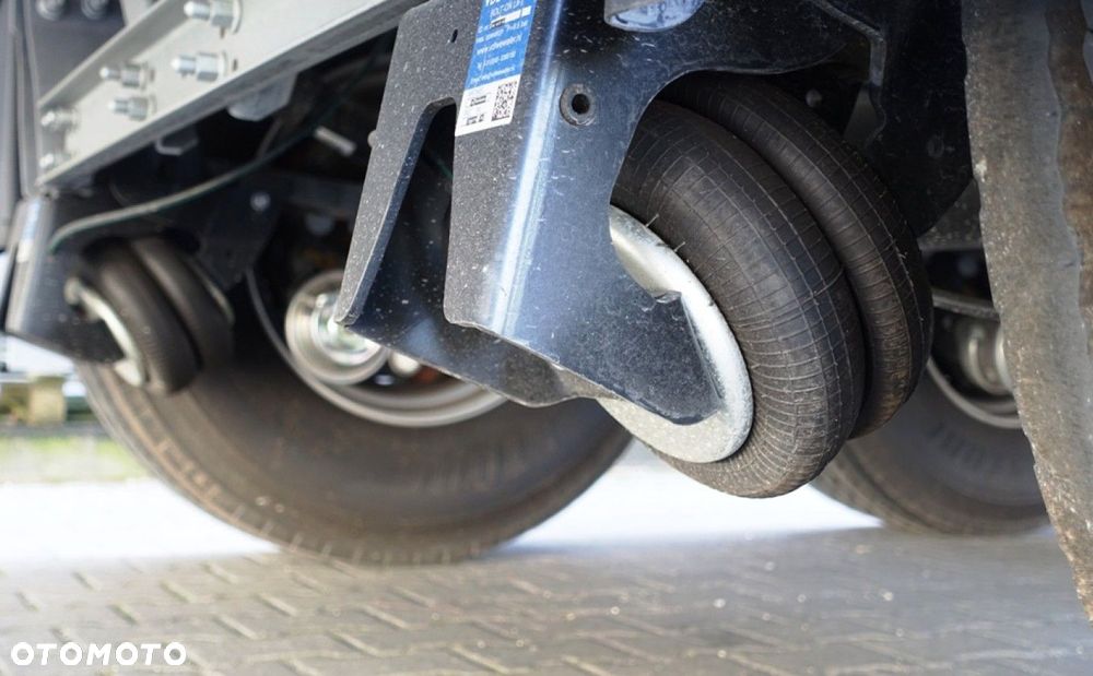 Schmitz Cargobull SCS, Kurtyna - 7