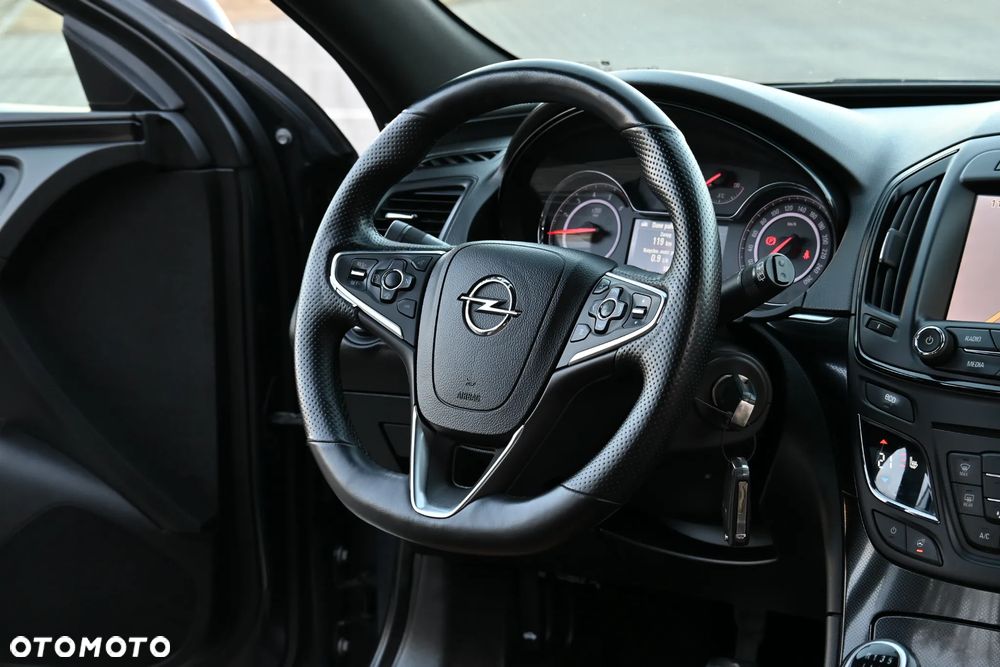 Opel Insignia - 25