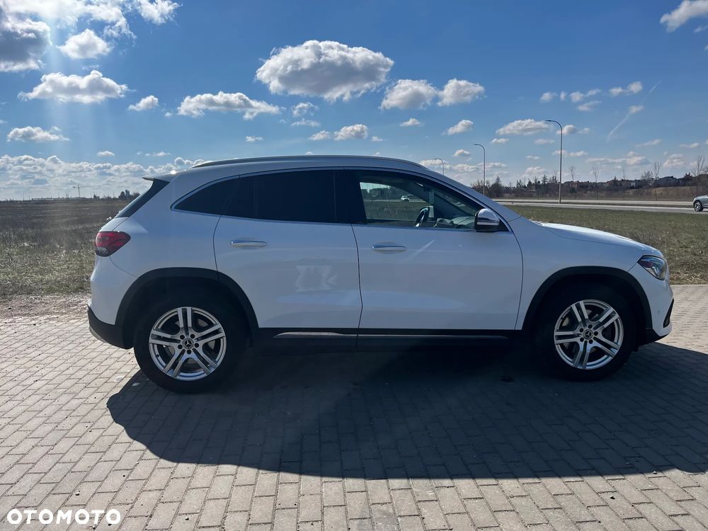Mercedes-Benz GLA - 8