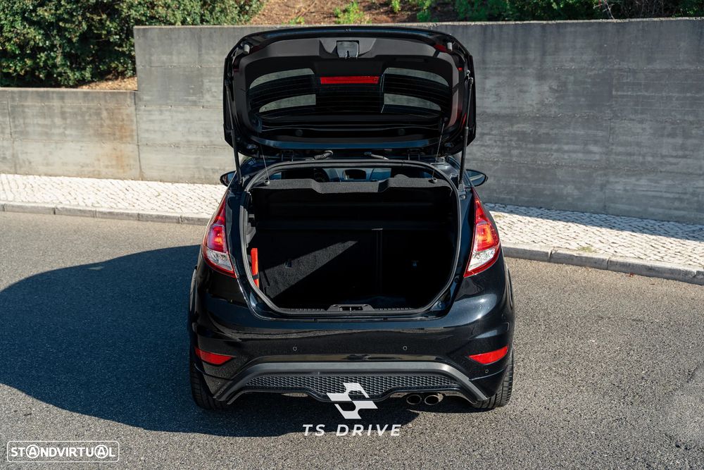 Ford Fiesta 1.6 EcoBoost ST - 21