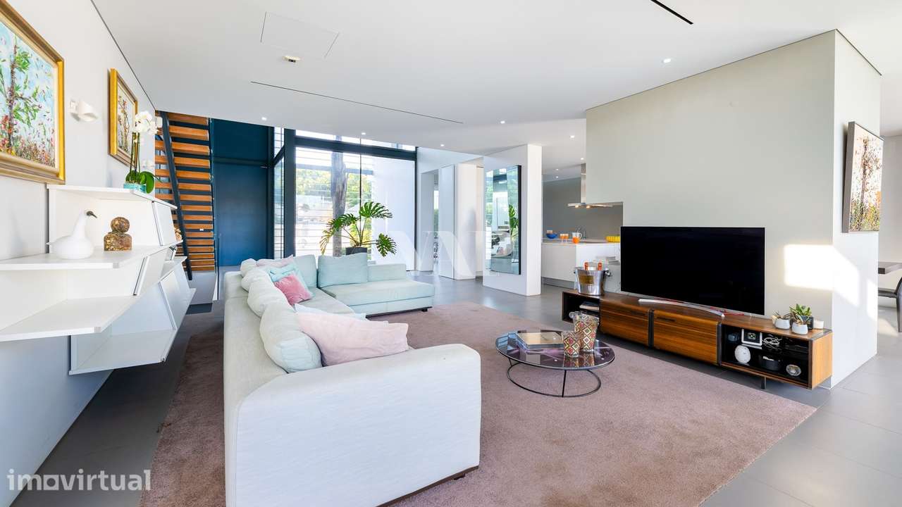 Moradia Contemporânea V4+2 com Piscina no Centro de Vilamoura - Grande imagem: 2/52