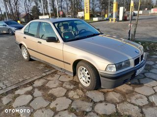 BMW Seria 3 318i