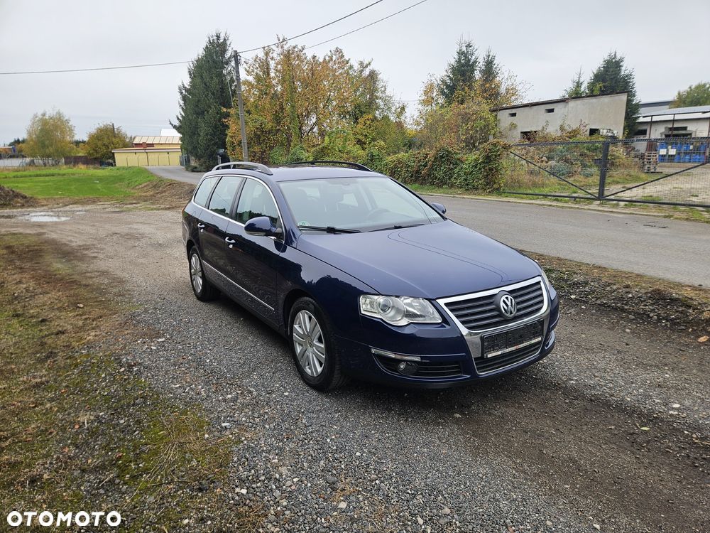 Volkswagen Passat - 1