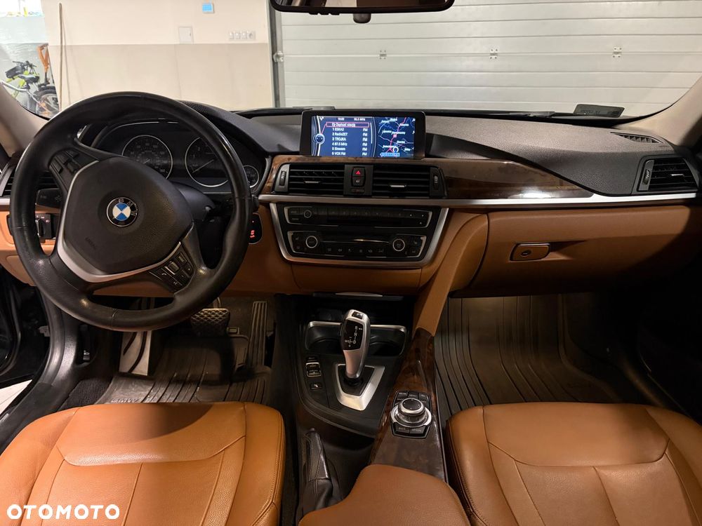 BMW Seria 3 328i Luxury Line - 11