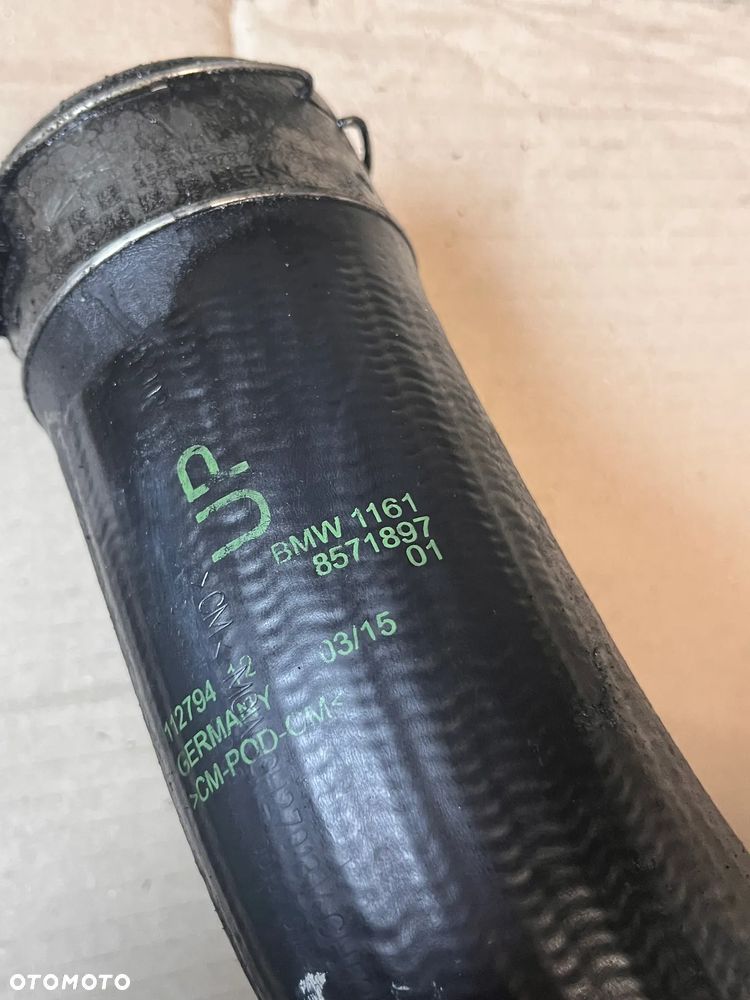 BMW 5 F10 F11 LCI RURA WĄŻ PRZEWÓD INTERCOOLERA 8571897 - 2