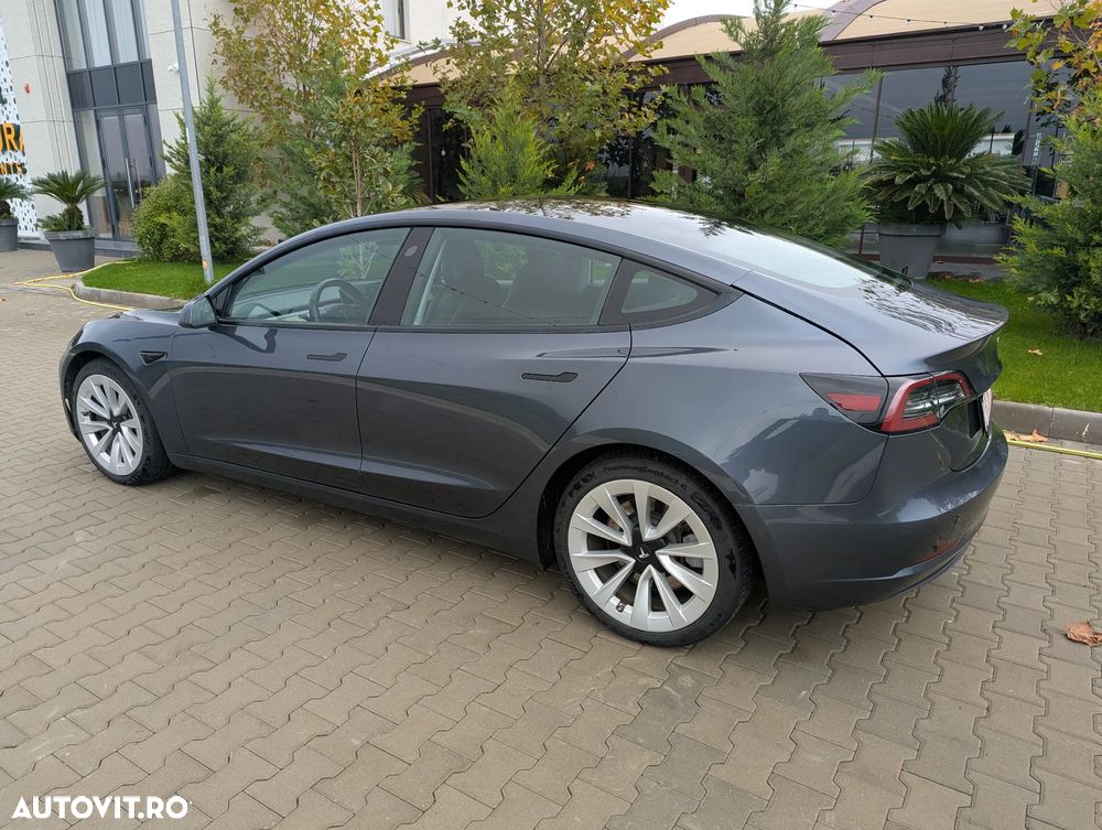 Tesla Model 3 - 21
