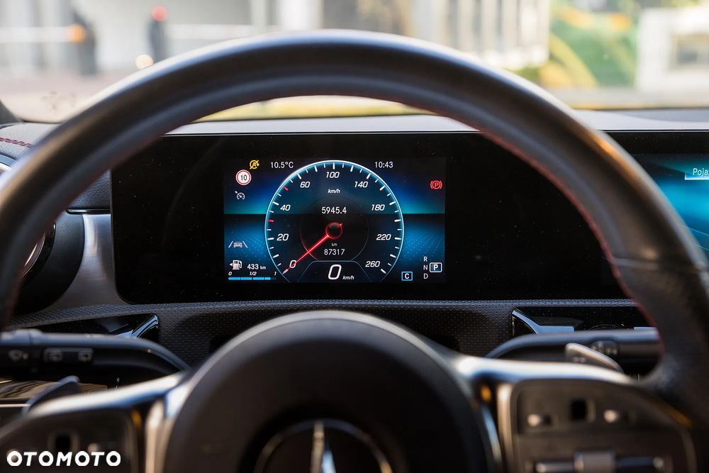 Mercedes-Benz CLA 200 Progressive 7G-DCT - 19