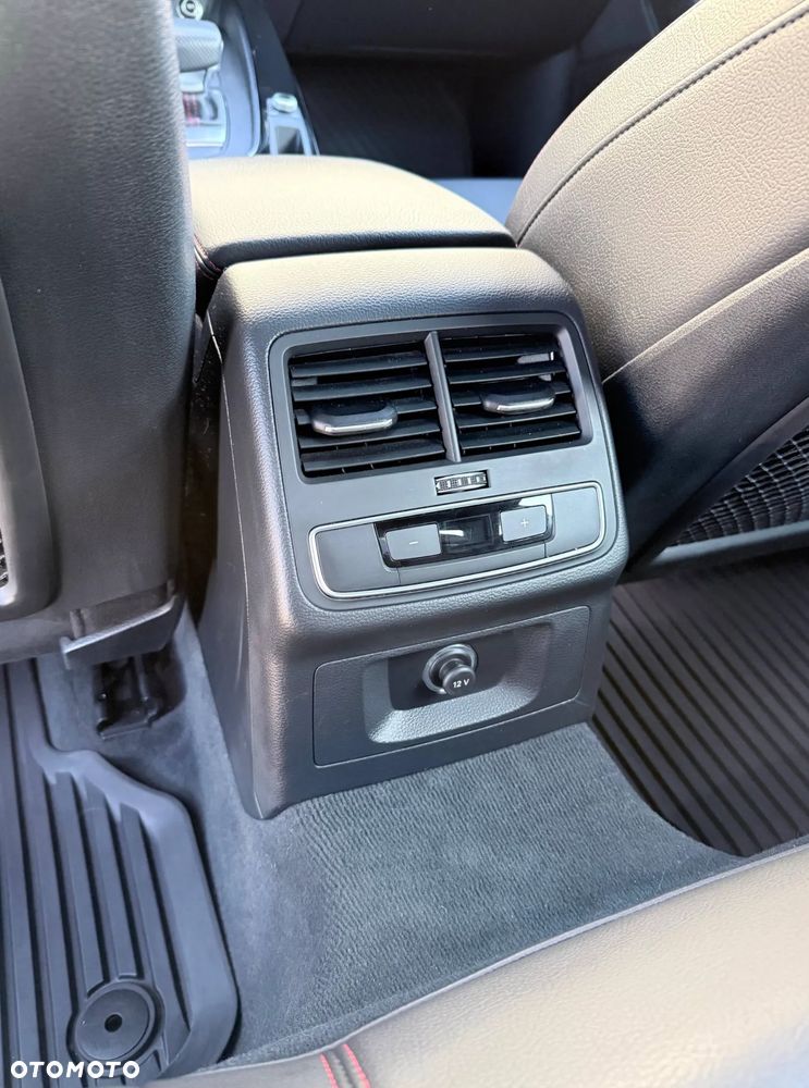 Audi A4 Limousine - 17