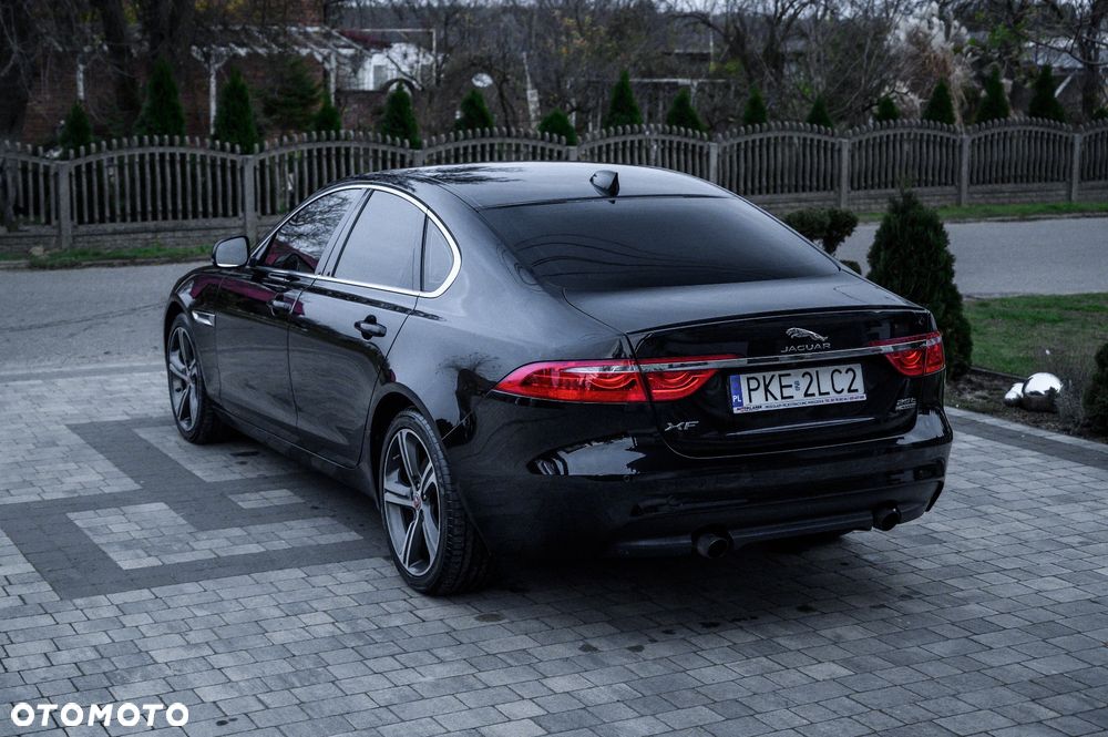 Jaguar XF 2.0 T AWD Prestige - 4