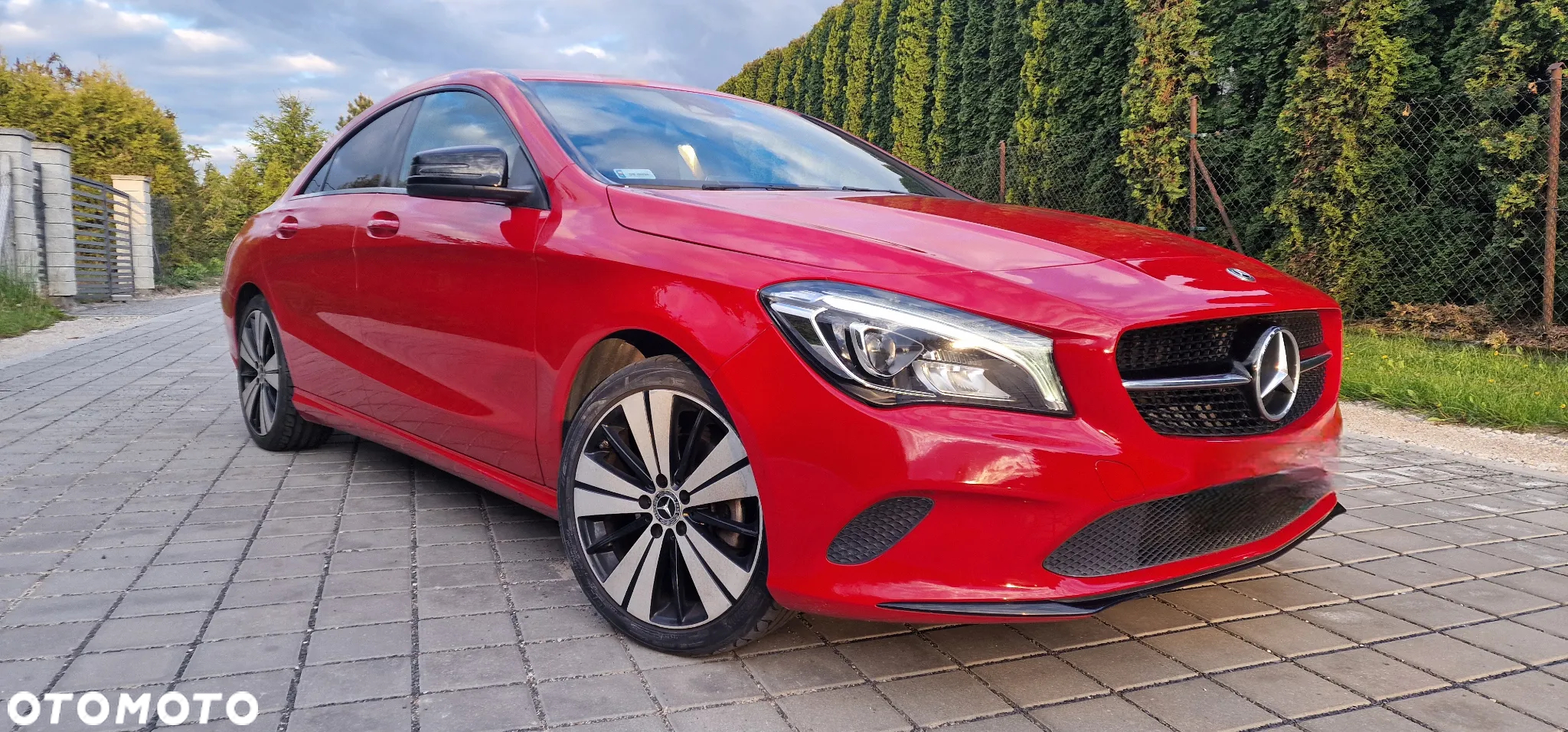 Mercedes-Benz CLA 180 7G-DCT - 4