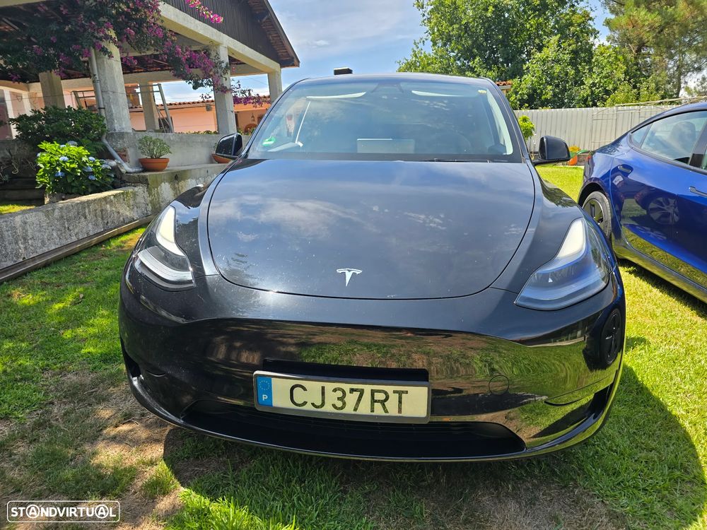 Tesla Model Y - 2