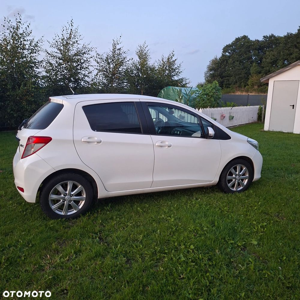 Toyota Yaris 1.4 D-4D Premium - 3