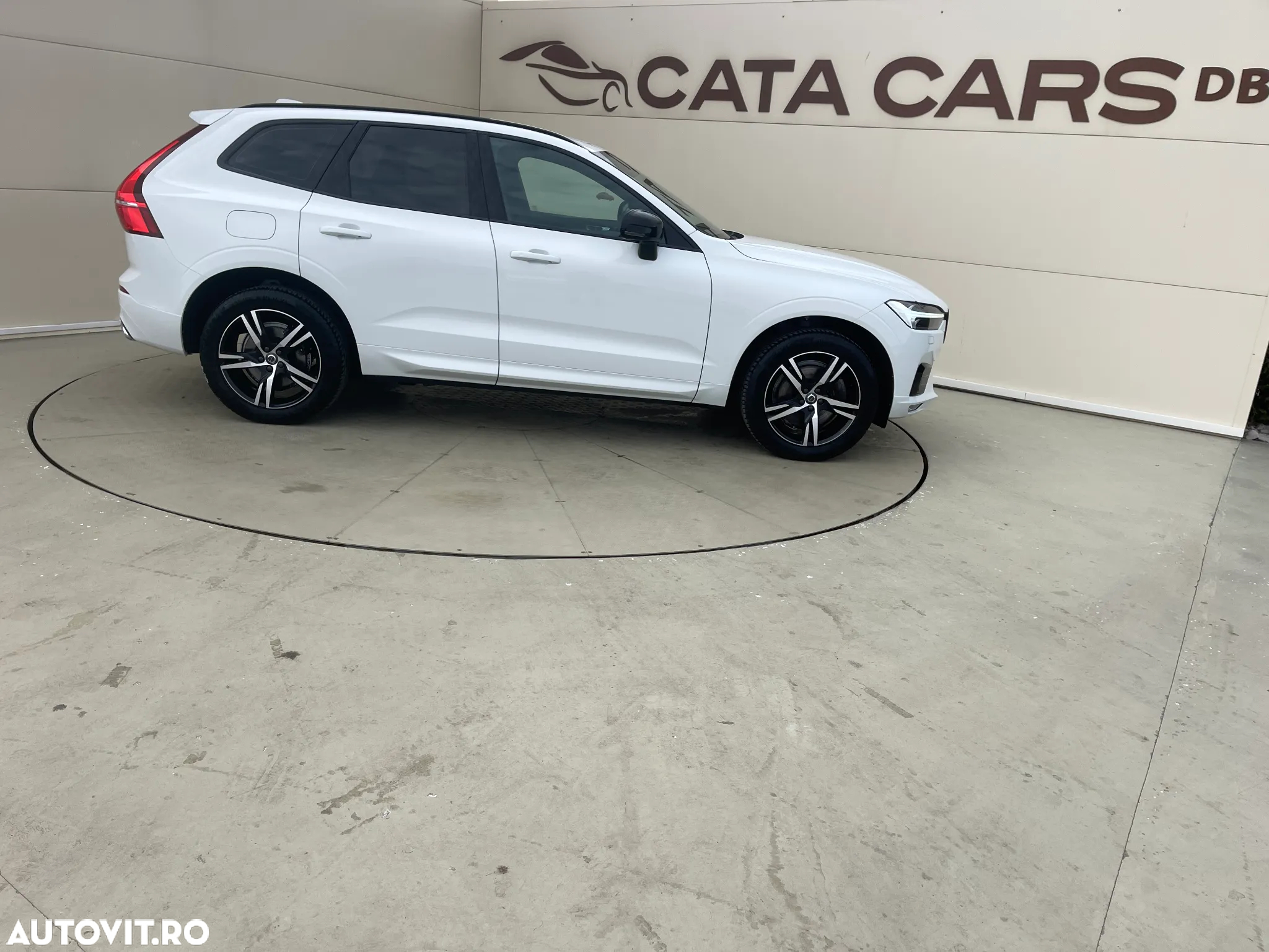 Volvo XC 60 B4 MHEV R-Design - 17