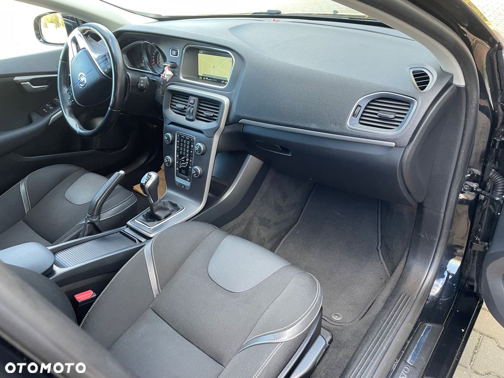 Volvo V40 D2 You - 18