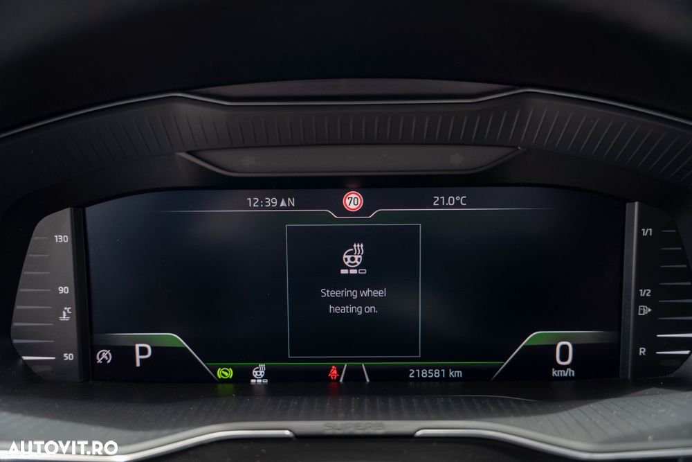 Skoda Superb 2.0 TDI DSG Sportline - 27