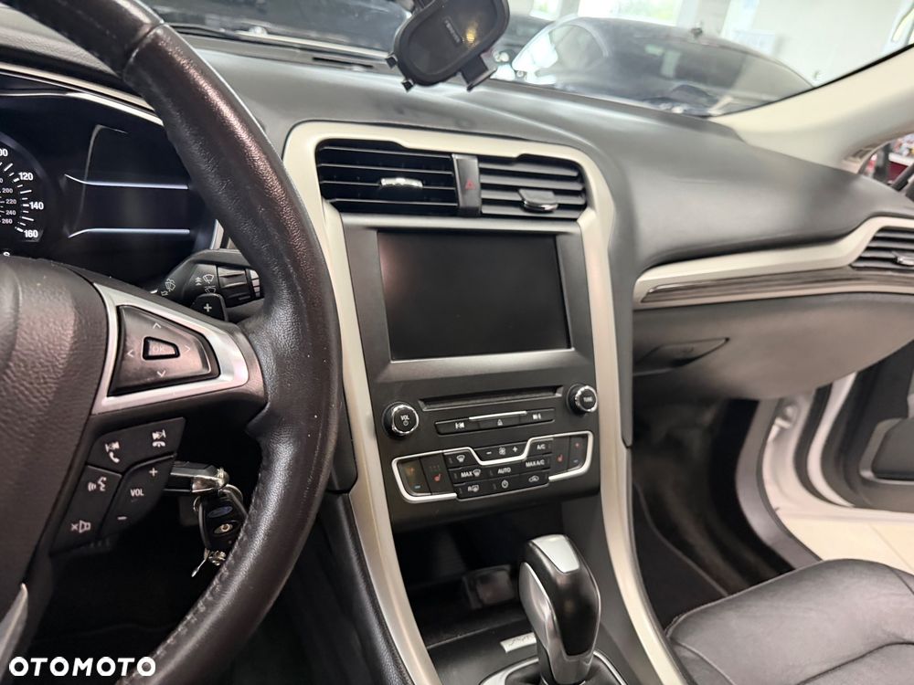 Ford Fusion - 19