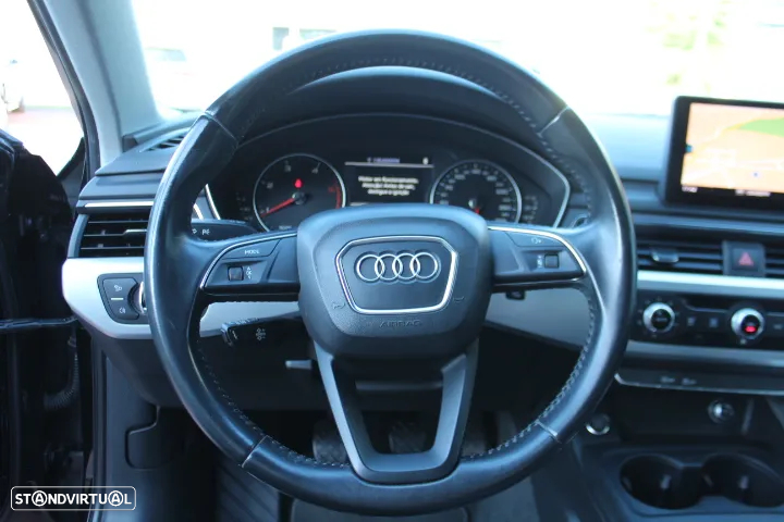 Audi A4 Avant 2.0 TDI Advance - 24