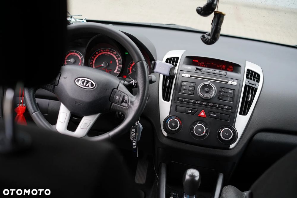 Kia Ceed 1.4 CVVT Attract - 14