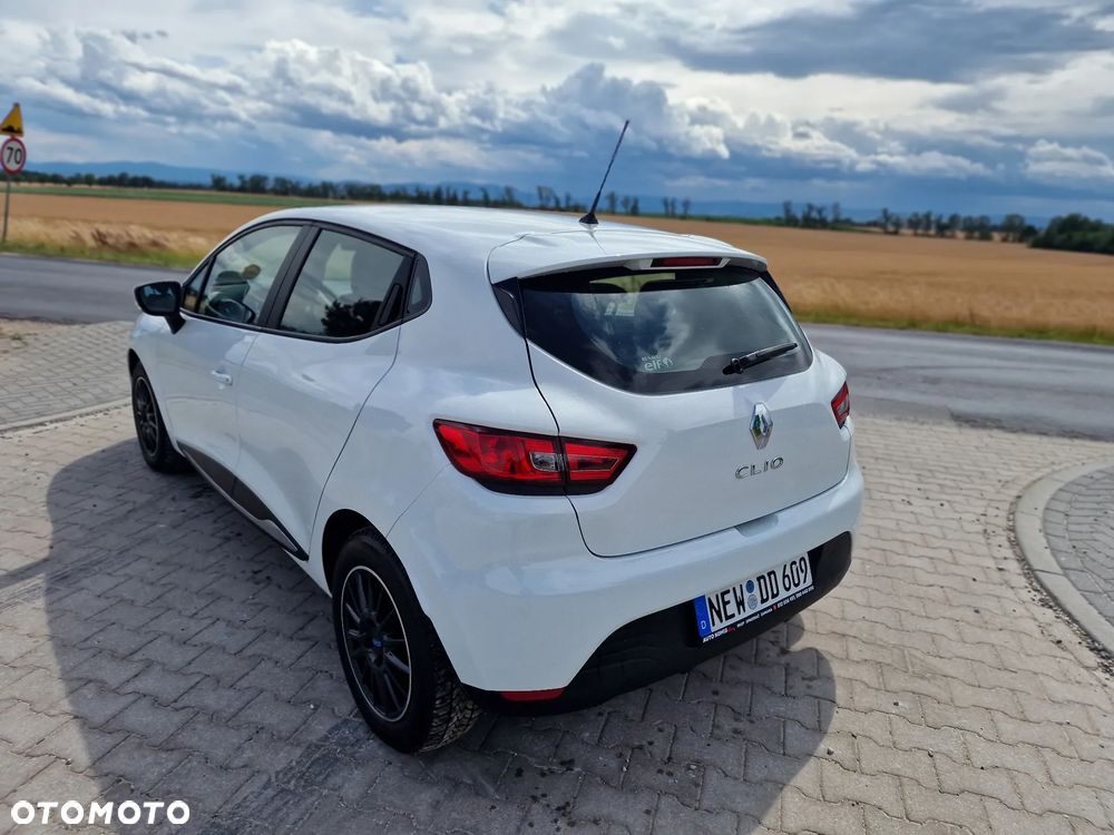 Renault Clio 1.2 16V 75 LIMITED - 14